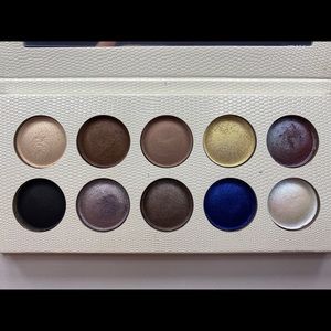 Revolution pro night and day palette